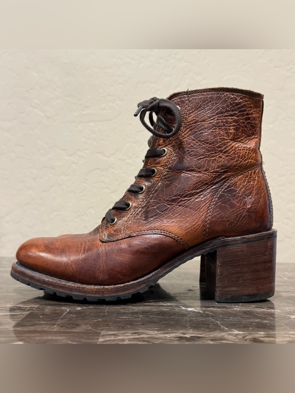 Frye Sabrina 6G Lace Up Boots